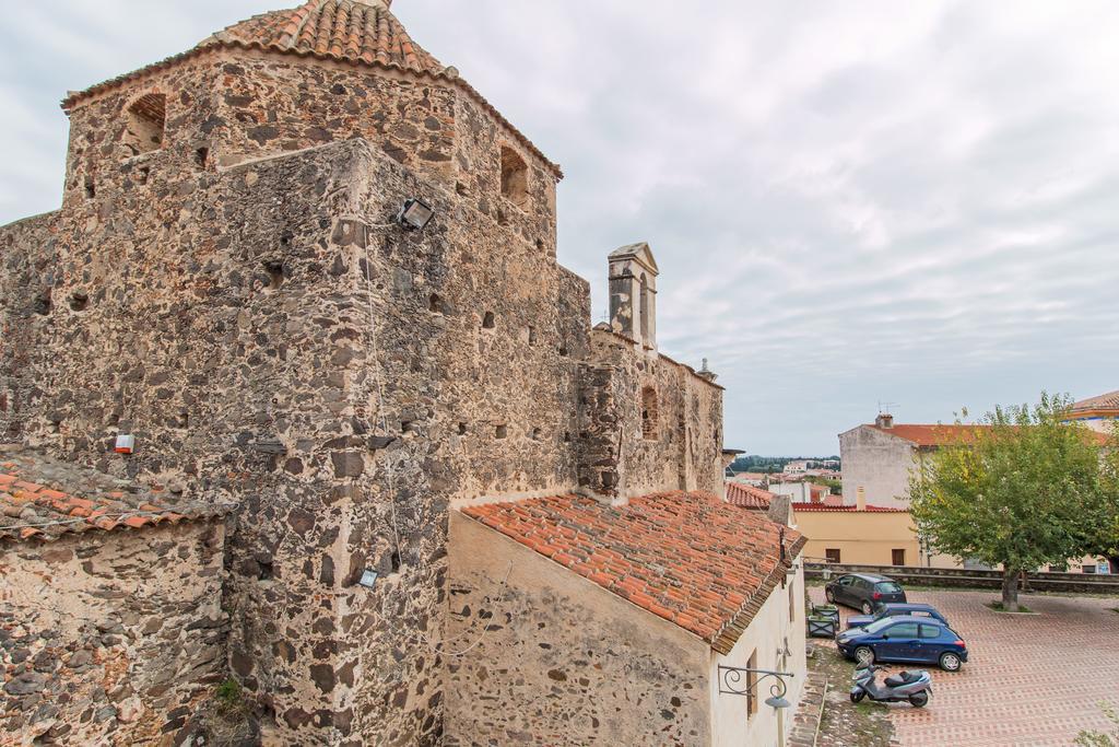 Residenza Maria Antonia - Historical Suite Orosei Bagian luar foto